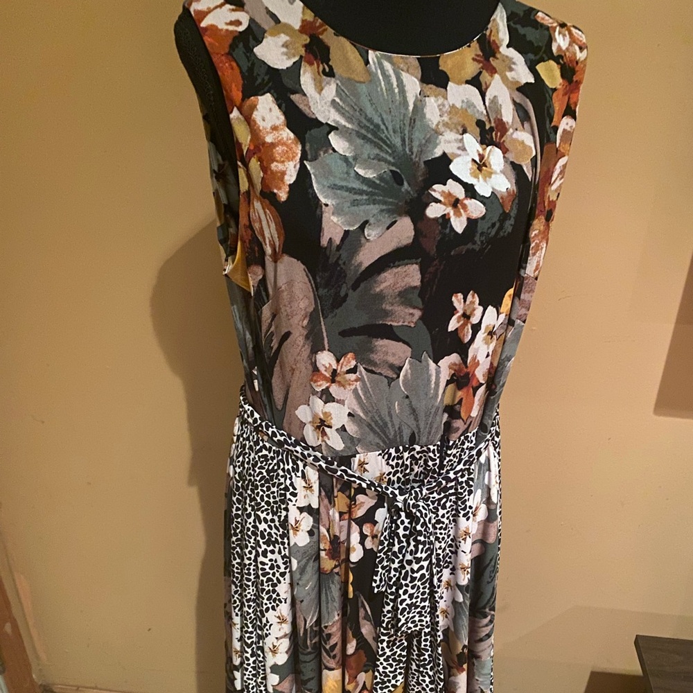 Roz & Ali Floral/ Animal Print Multicolored MIDI Dress with Zig Zag Hem